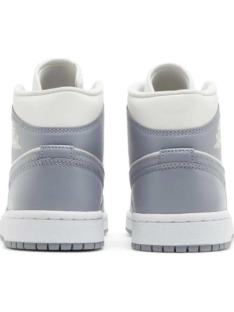Кроссовки Wmns Air Jordan 1 Mid Stealth — изображение 6 из 8, серый