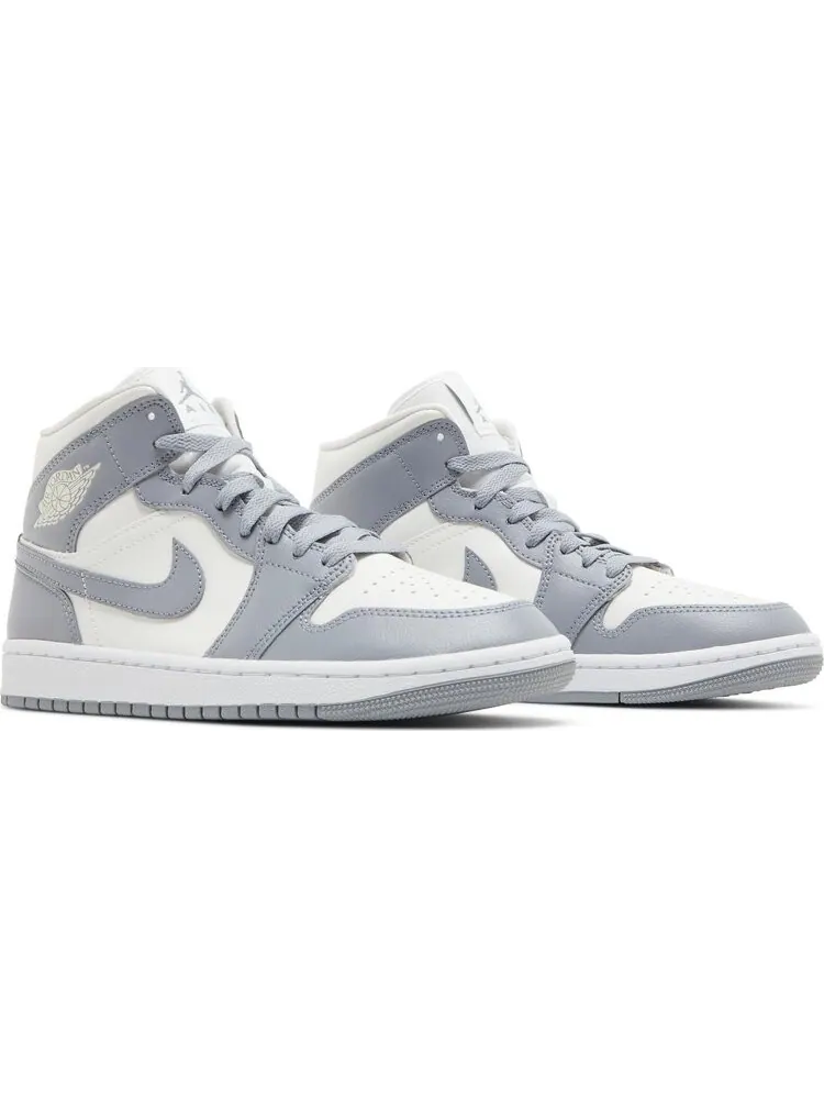 Кроссовки Wmns Air Jordan 1 Mid Stealth — изображение 8 из 8, серый