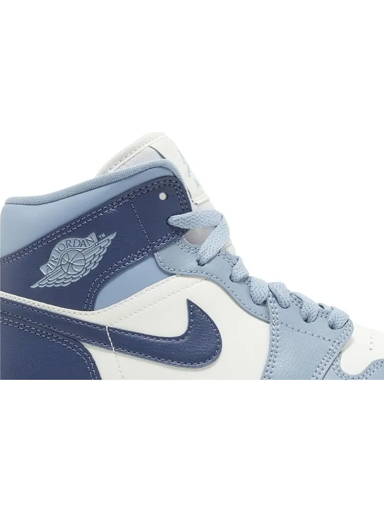 Кроссовки Wmns Air Jordan 1 Mid 'Diffused Blue' — изображение 2 из 4, синий