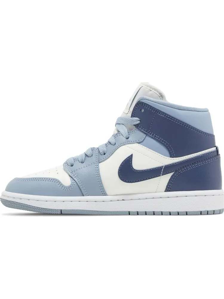 Кроссовки Wmns Air Jordan 1 Mid 'Diffused Blue' — изображение 3 из 4, синий