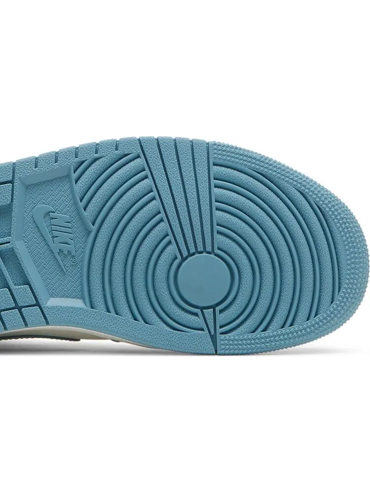 Кроссовки Wmns Air Jordan 1 Mid University Blue — изображение 5 из 8, белый