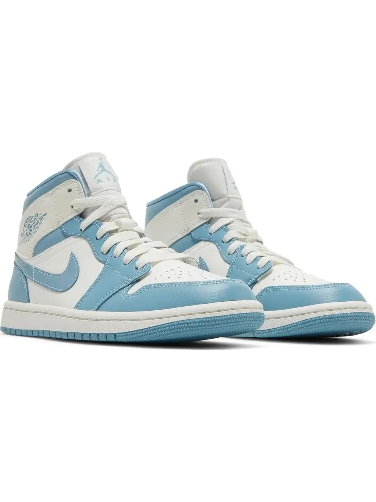 Кроссовки Wmns Air Jordan 1 Mid University Blue — изображение 8 из 8, белый