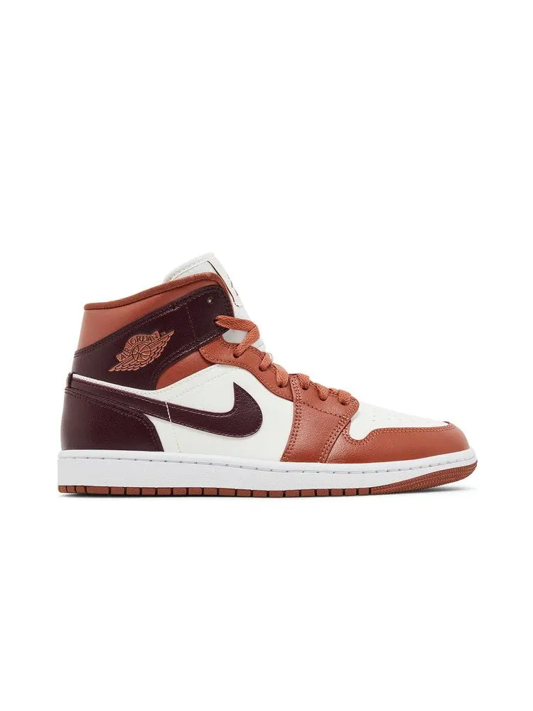 Кроссовки Air Jordan Wmns Air Jordan 1 Mid 'Dusty Peach' — изображение 2 из 9, белый