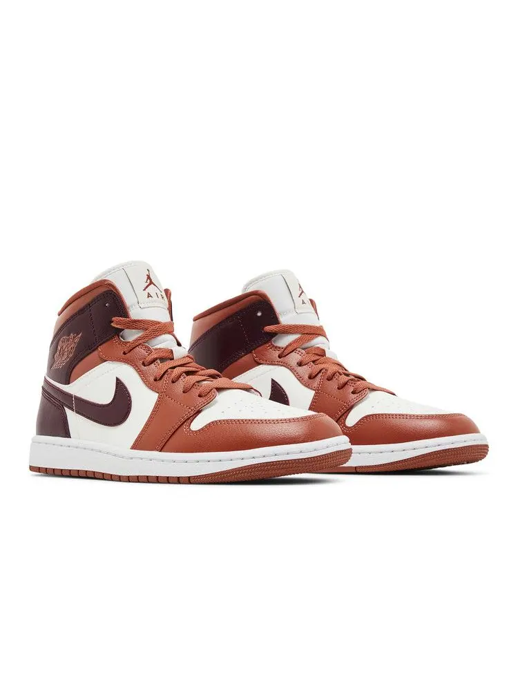 Кроссовки Air Jordan Wmns Air Jordan 1 Mid 'Dusty Peach' — изображение 9 из 9, белый