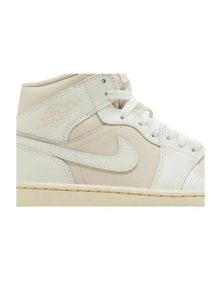 Кроссовки Wmns Air Jordan 1 Mid — изображение 2 из 4, светлый коричневый