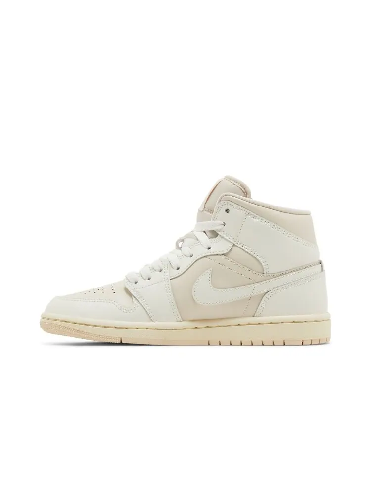 Кроссовки Wmns Air Jordan 1 Mid — изображение 3 из 4, светлый коричневый