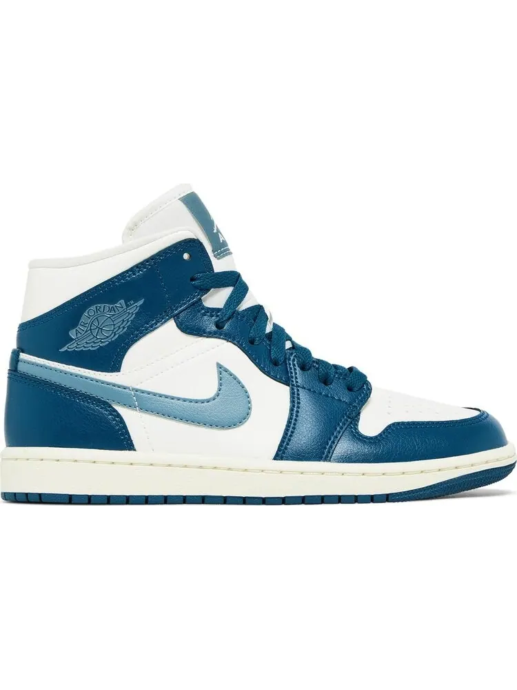 Кроссовки Wmns Air Jordan 1 Mid 'Sky J French Blue' — изображение 1 из 4, синий
