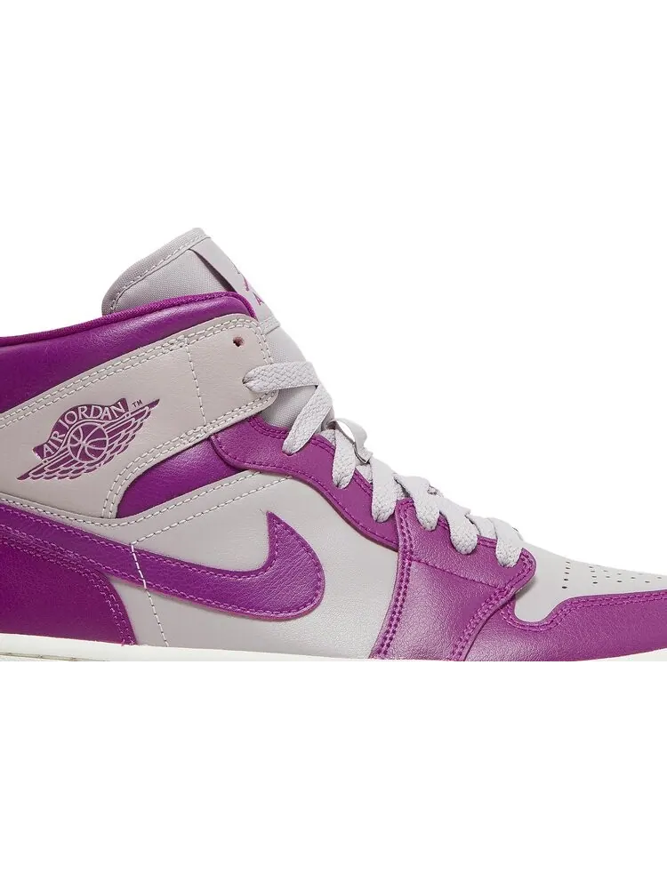 Кроссовки Wmns Air Jordan 1 Mid Magenta — изображение 2 из 8