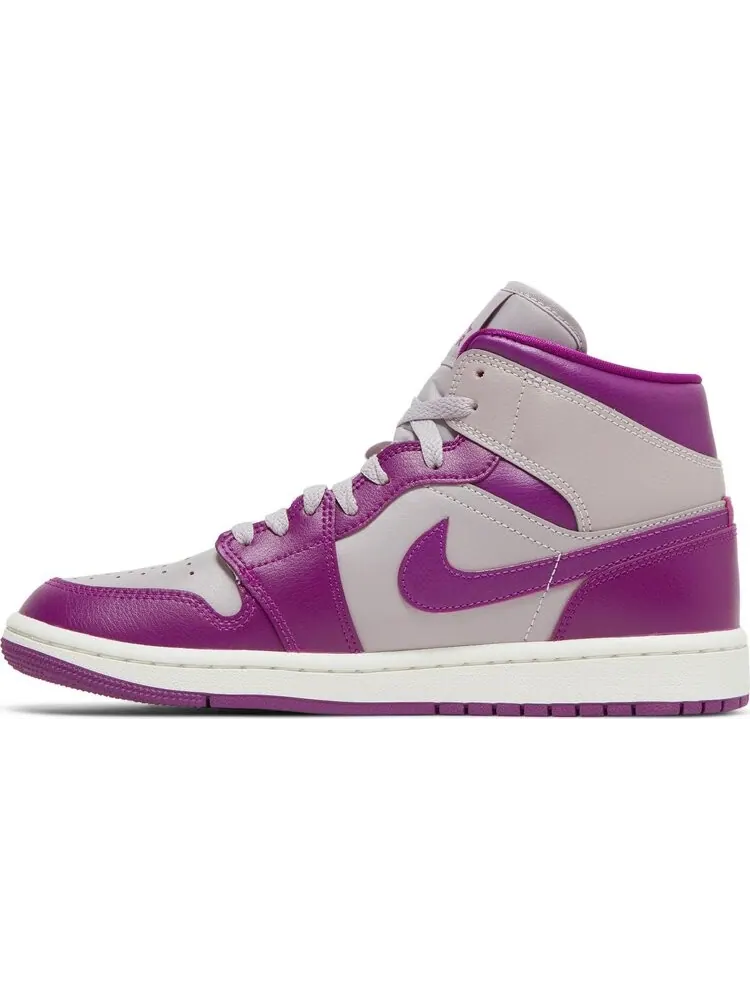 Кроссовки Wmns Air Jordan 1 Mid Magenta — изображение 3 из 8