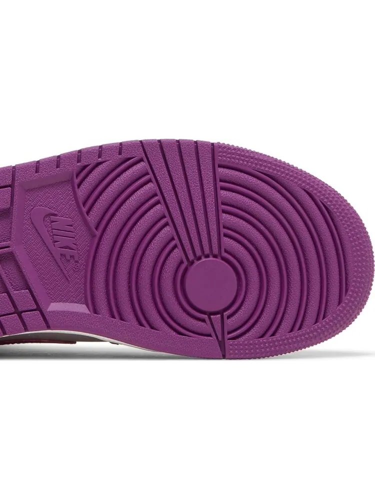 Кроссовки Wmns Air Jordan 1 Mid Magenta — изображение 5 из 8