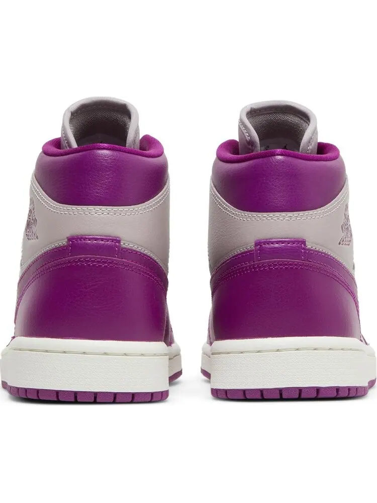 Кроссовки Wmns Air Jordan 1 Mid Magenta — изображение 6 из 8