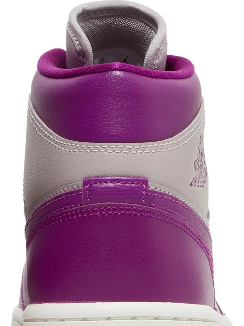 Кроссовки Wmns Air Jordan 1 Mid Magenta — изображение 7 из 8