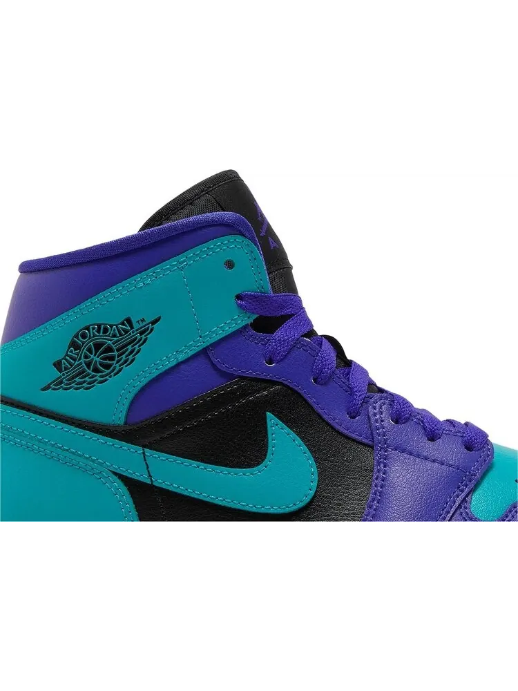 Кроссовки Wmns Air Jordan 1 Mid Black Grape — изображение 2 из 8, фиолетовый