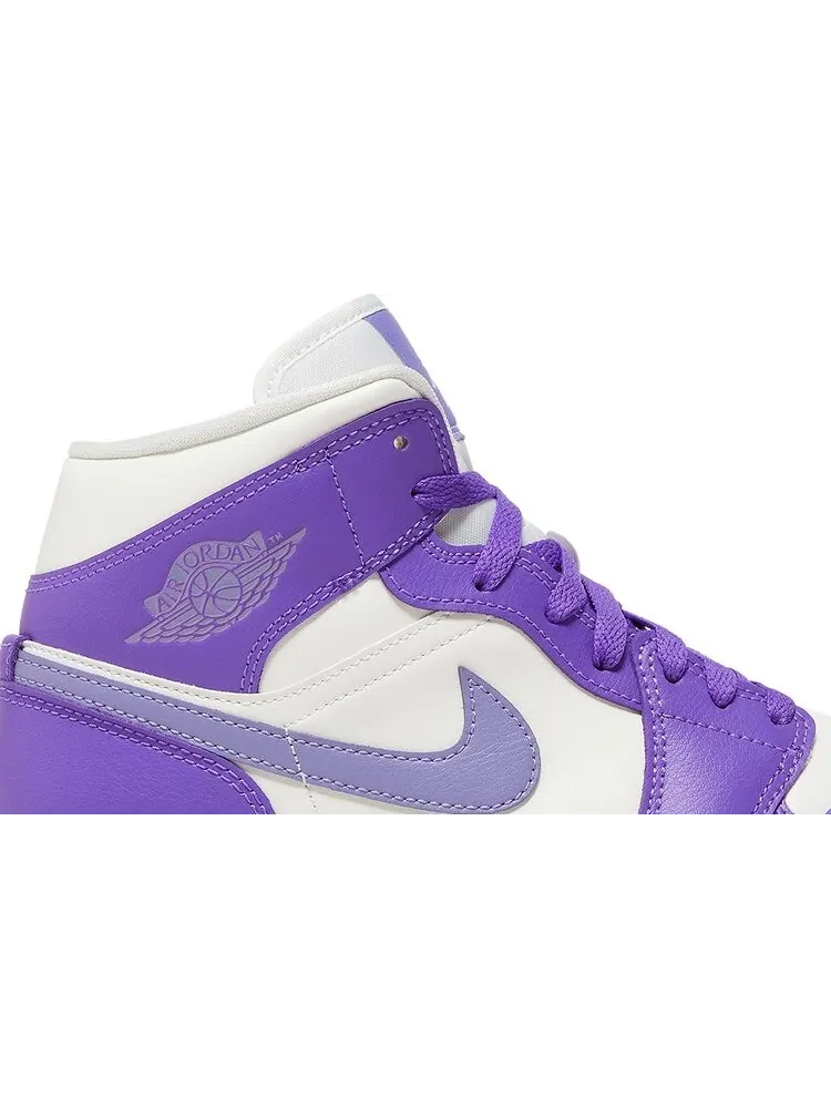 Кроссовки Wmns Air Jordan 1 Mid 'Action Grape' — изображение 2 из 4, фиолетовый