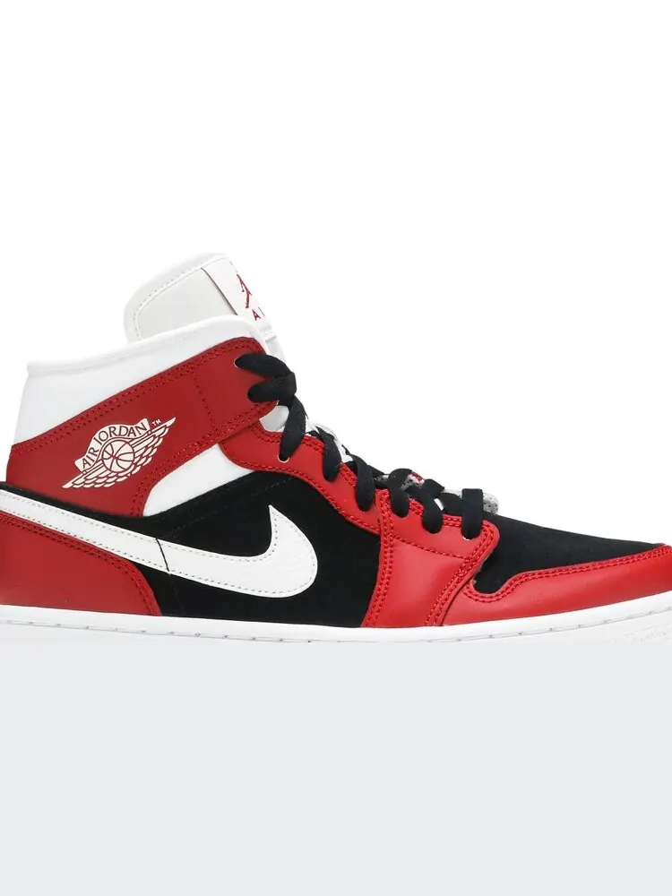 Кроссовки Wmns Air Jordan 1 Mid Gym Red Black — изображение 2 из 8, красный