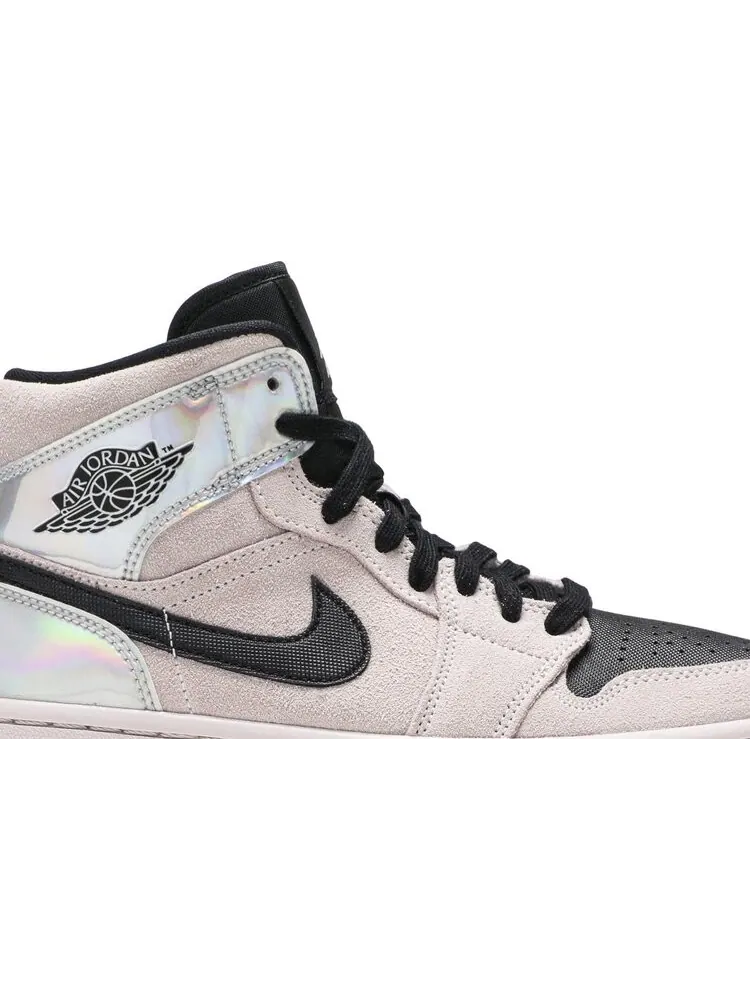 Кроссовки Wmns Air Jordan 1 Mid Iridescent — изображение 2 из 8, розовый