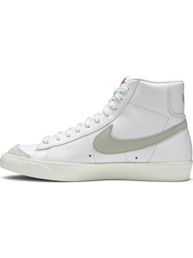 Кроссовки Nike Blazer Mid 77 'Light Bone' — изображение 3 из 8, белый