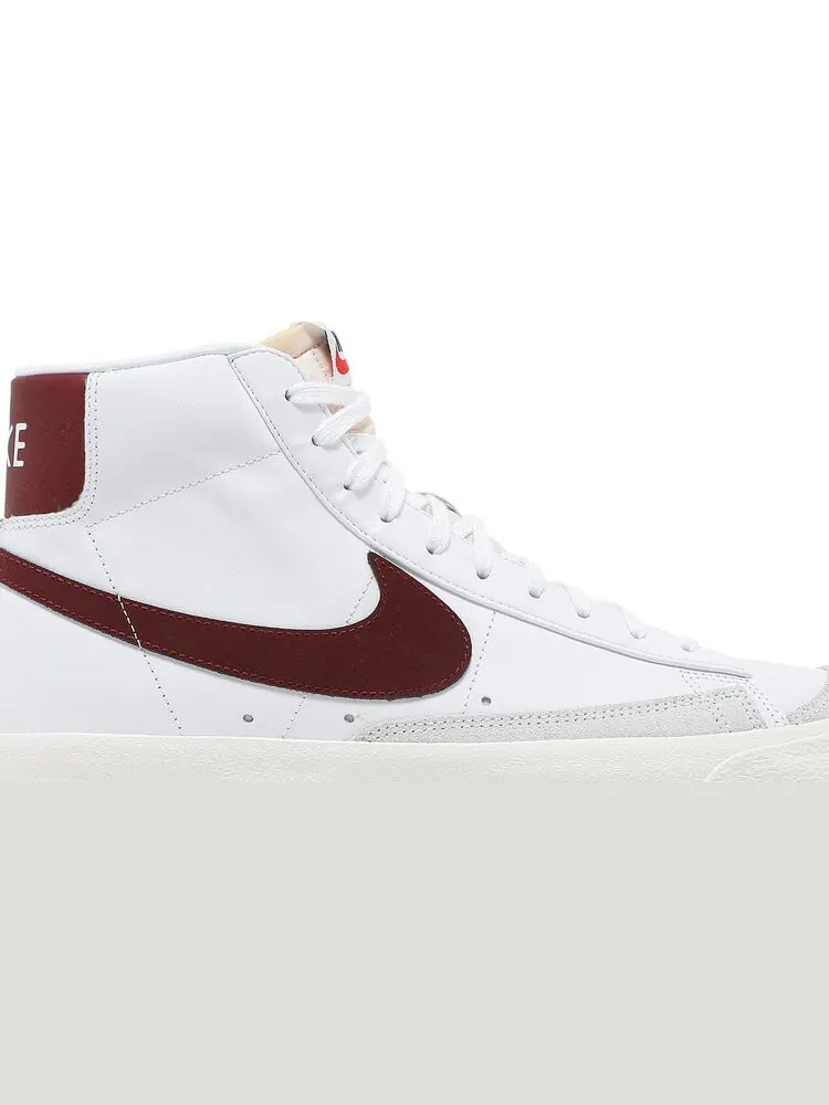 Кроссовки Nike Blazer Mid '77 Vintage 'White Team Red' — изображение 2 из 8, белый