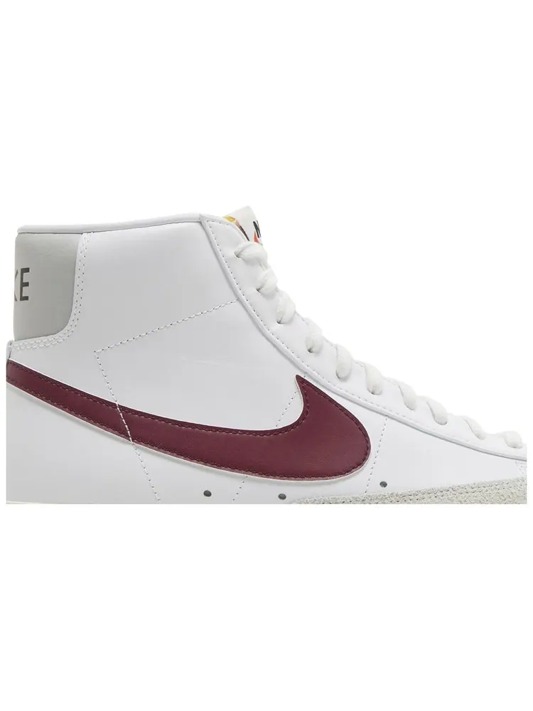 Кроссовки Nike Blazer Mid '77 Vintage 'White Dark Beetroot' — изображение 2 из 8, белый