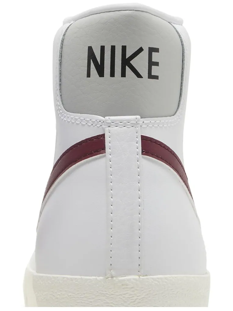Кроссовки Nike Blazer Mid '77 Vintage 'White Dark Beetroot' — изображение 7 из 8, белый