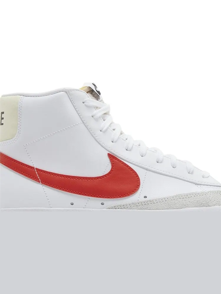 Кроссовки Blazer Mid '77 Vintage 'White Picante Red' — изображение 2 из 4, белый