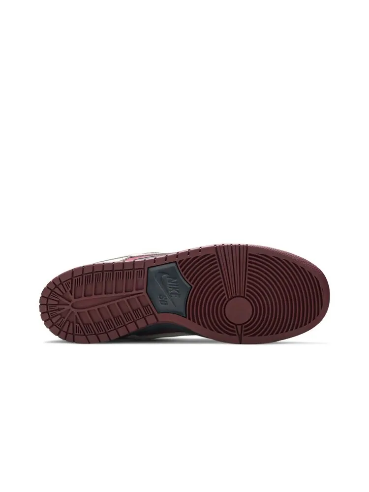 Кроссовки Nike Dunk Low SB 'True Berry' — изображение 4 из 4, красный