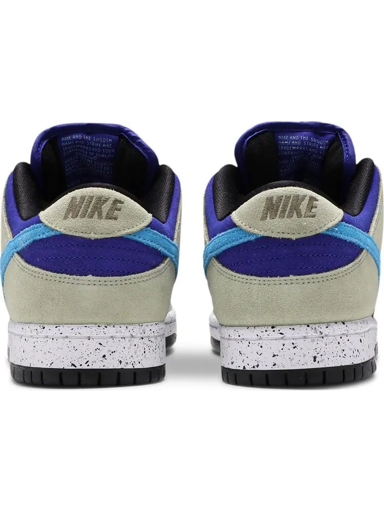 Кроссовки Nike Dunk Low SB 'ACG Celadon' — изображение 6 из 10, загар