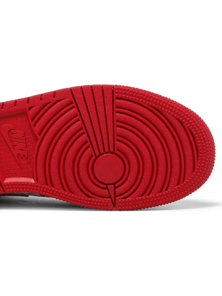 Кроссовки Air Jordan 1 Mid SE GS Newspaper Air Times — изображение 5 из 8, черный