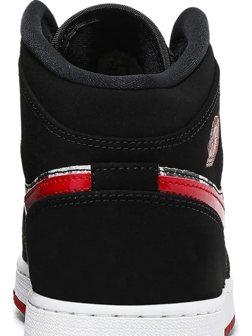 Кроссовки Air Jordan 1 Mid SE GS Newspaper Air Times — изображение 7 из 8, черный
