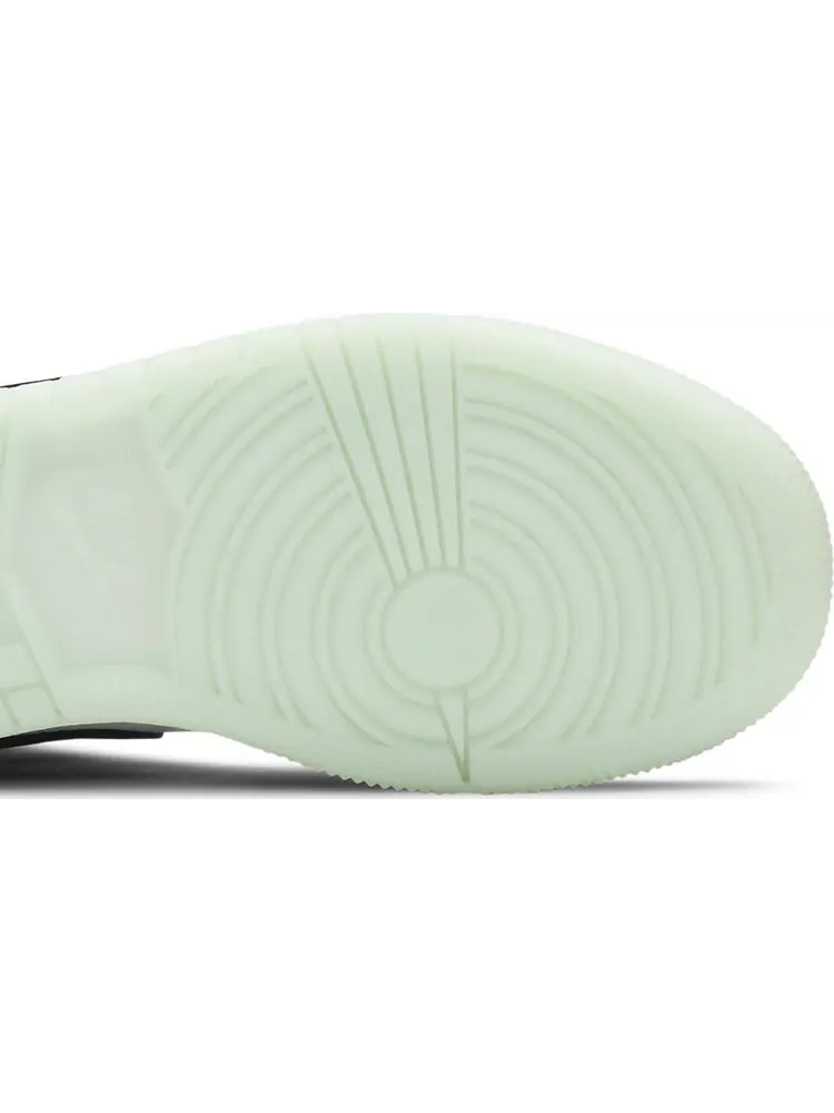 Кроссовки Air Jordan 1 Mid SE GS Glow in the Dark Panda — изображение 5 из 8, белый