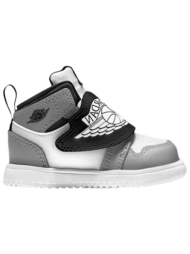 Кроссовки Air Jordan Sky Jordan 1 TD — изображение 1 из 1, белый