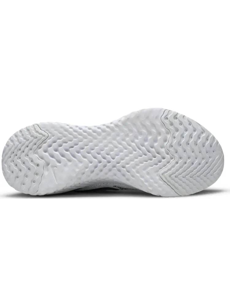 Кроссовки Nike Wmns Epic React Flyknit 2 'Oreo' — изображение 4 из 8, белый