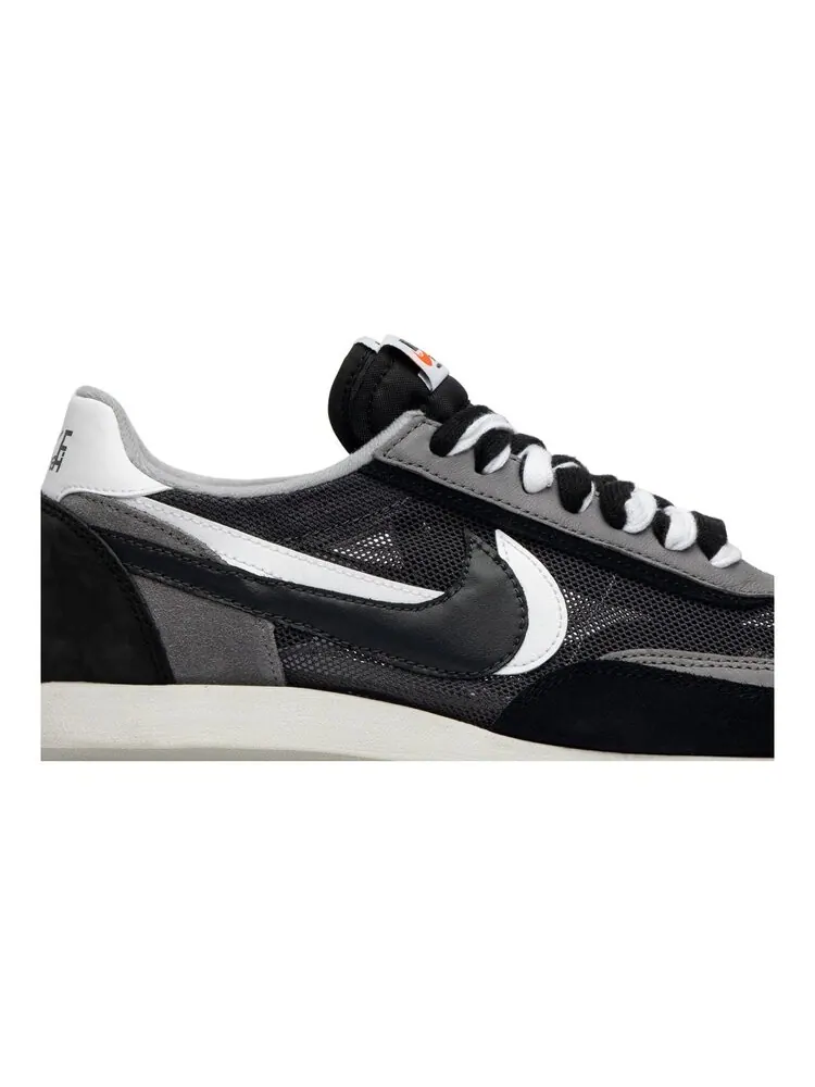 Кроссовки Nike sacai x LDWaffle 'Black' — изображение 2 из 4, черный