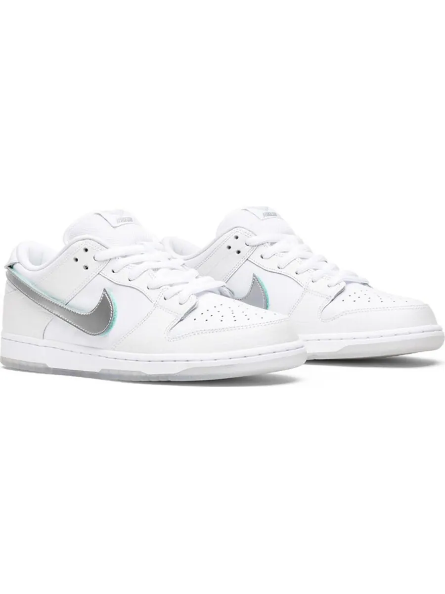 Кроссовки Nike Diamond Supply Co. x Dunk Low Pro SB — изображение 2 из 4, белый