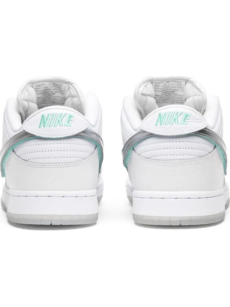 Кроссовки Nike Diamond Supply Co. x Dunk Low Pro SB — изображение 3 из 4, белый