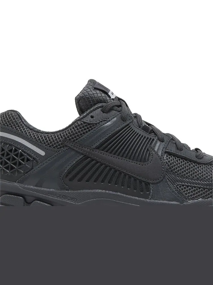 Кроссовки Air Zoom Vomero 5 'Anthracite' 2023 — изображение 2 из 4, черный