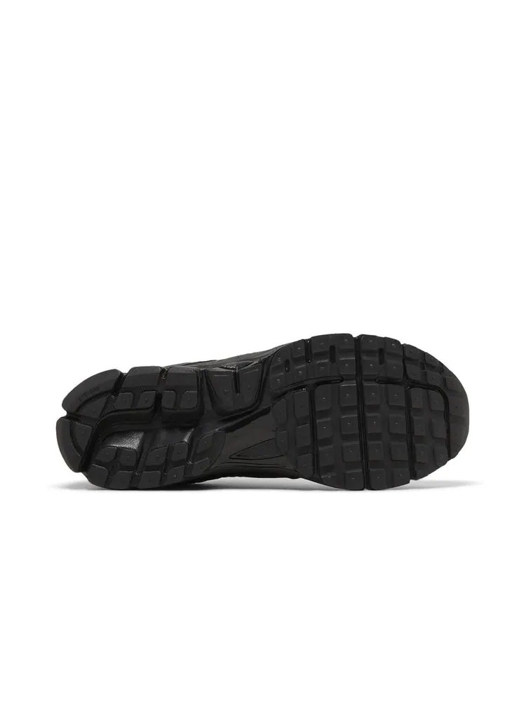 Кроссовки Air Zoom Vomero 5 'Triple Black' — изображение 4 из 8, черный
