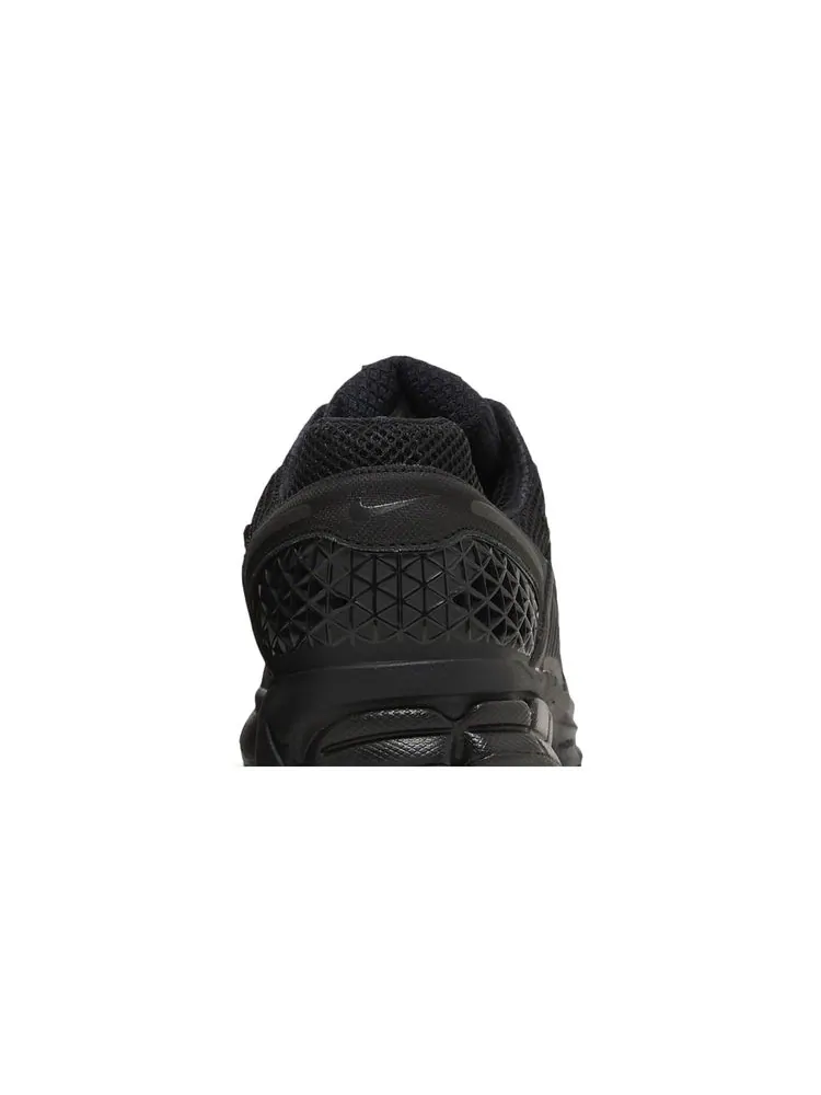 Кроссовки Air Zoom Vomero 5 'Triple Black' — изображение 7 из 8, черный