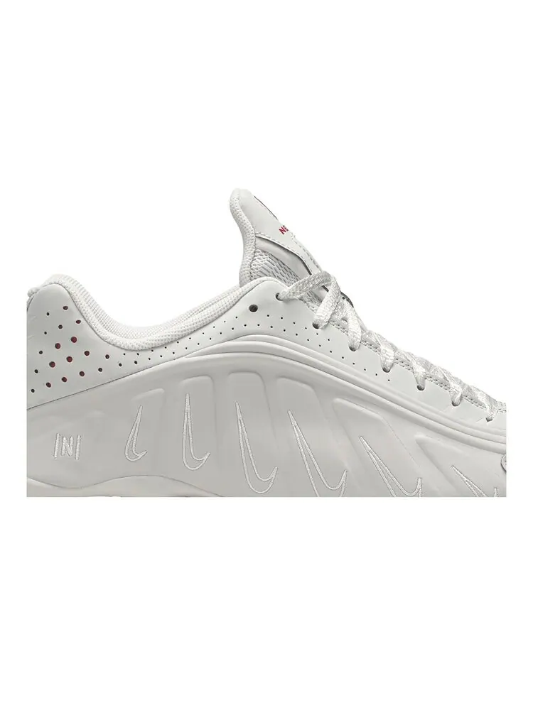 Кроссовки Nike Neymar Jr. x Shox R4 'Platinum Tint' — изображение 2 из 4, черный