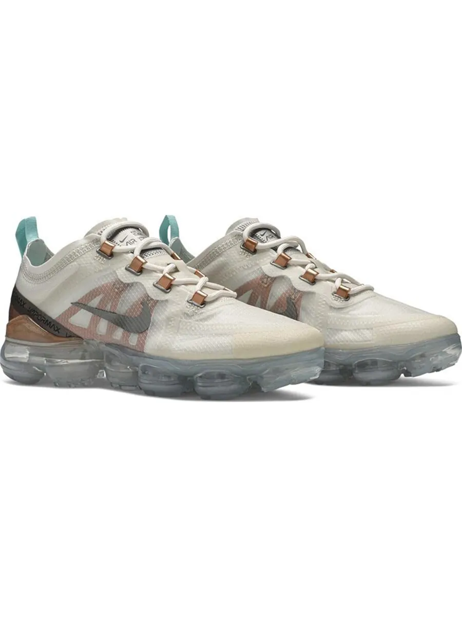Кроссовки Nike Wmns Air VaporMax 2019 SE 'Phantom Metallic Pewter' — изображение 2 из 4, бежевый/мультиколор