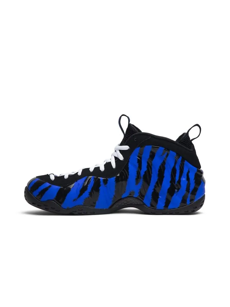 Кроссовки Nike Air Foamposite One 'Tiger Stripes' — изображение 3 из 4, синий