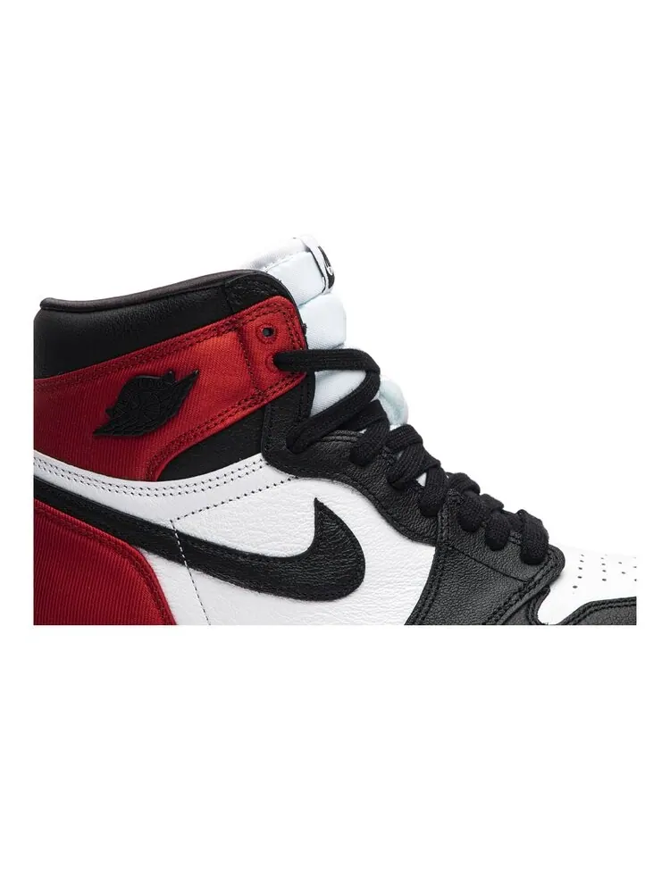 Кроссовки Air Jordan Wmns Air Jordan 1 Retro High 'Satin Black Toe' — изображение 2 из 4, красный