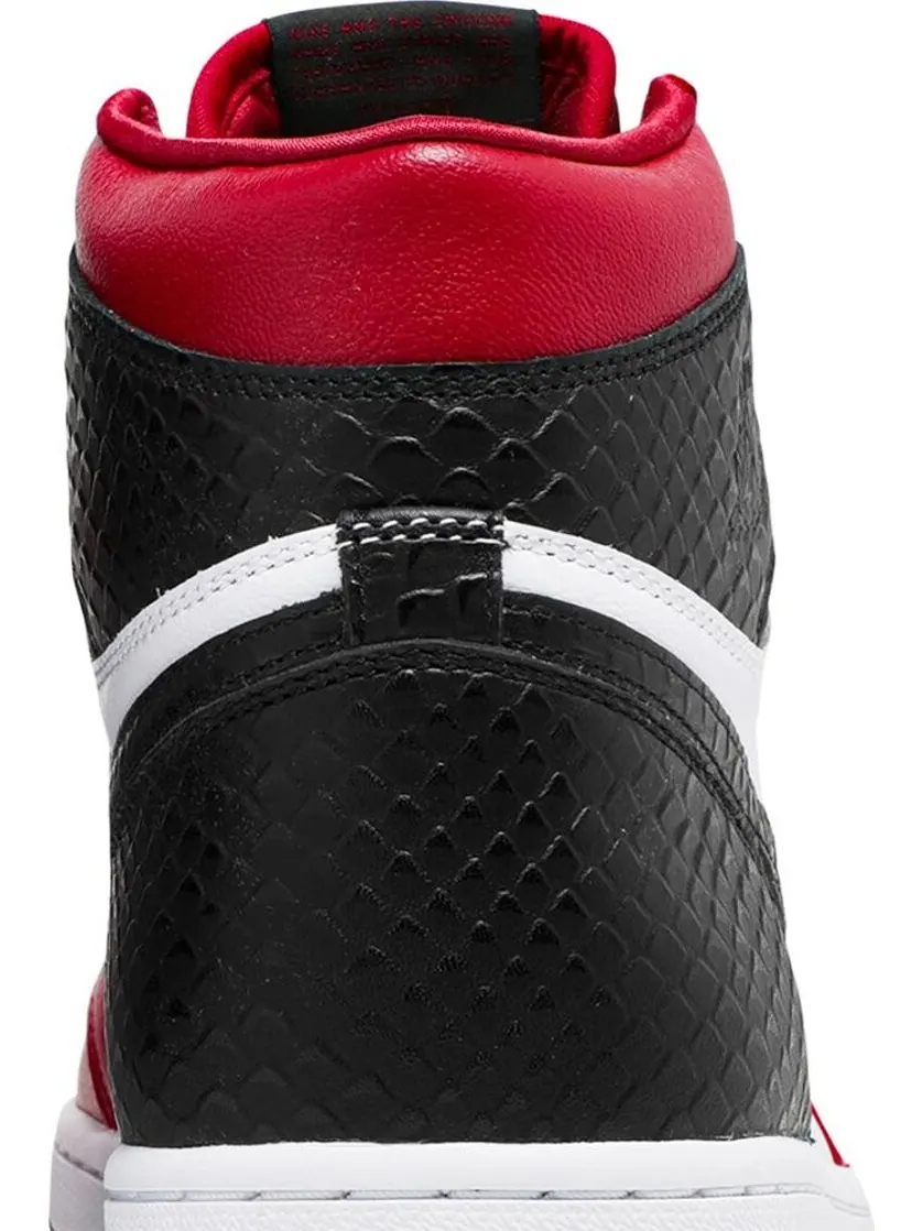 Кроссовки Wmns Air Jordan 1 Retro High OG Satin Red — изображение 7 из 8, красный