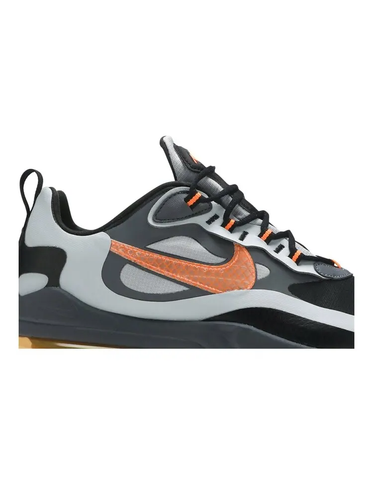 Кроссовки Nike Air Max 270 React Winter — изображение 2 из 4, серый