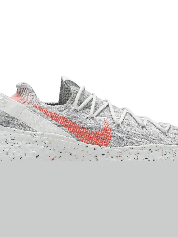 Кроссовки Nike Wmns Space Hippie 04 'This Is Trash - Crimson' — изображение 2 из 8, белый