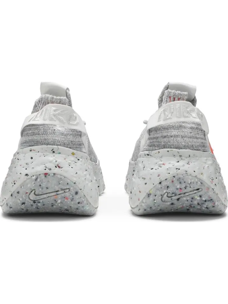 Кроссовки Nike Wmns Space Hippie 04 'This Is Trash - Crimson' — изображение 6 из 8, белый