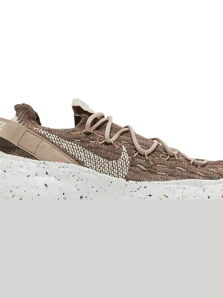 Кроссовки Nike Wmns Space Hippie 04 'Sand' — изображение 2 из 8, коричневый