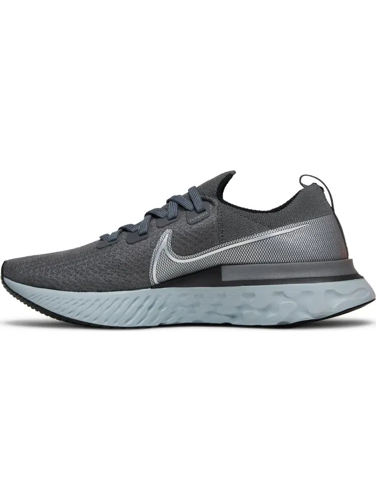 Кроссовки Nike React Infinity Run Flyknit 'Iron Grey' — изображение 3 из 8, серый