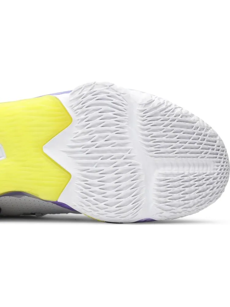 Кроссовки Nike LeBron 17 Low 'Lakers' — изображение 5 из 8, белый