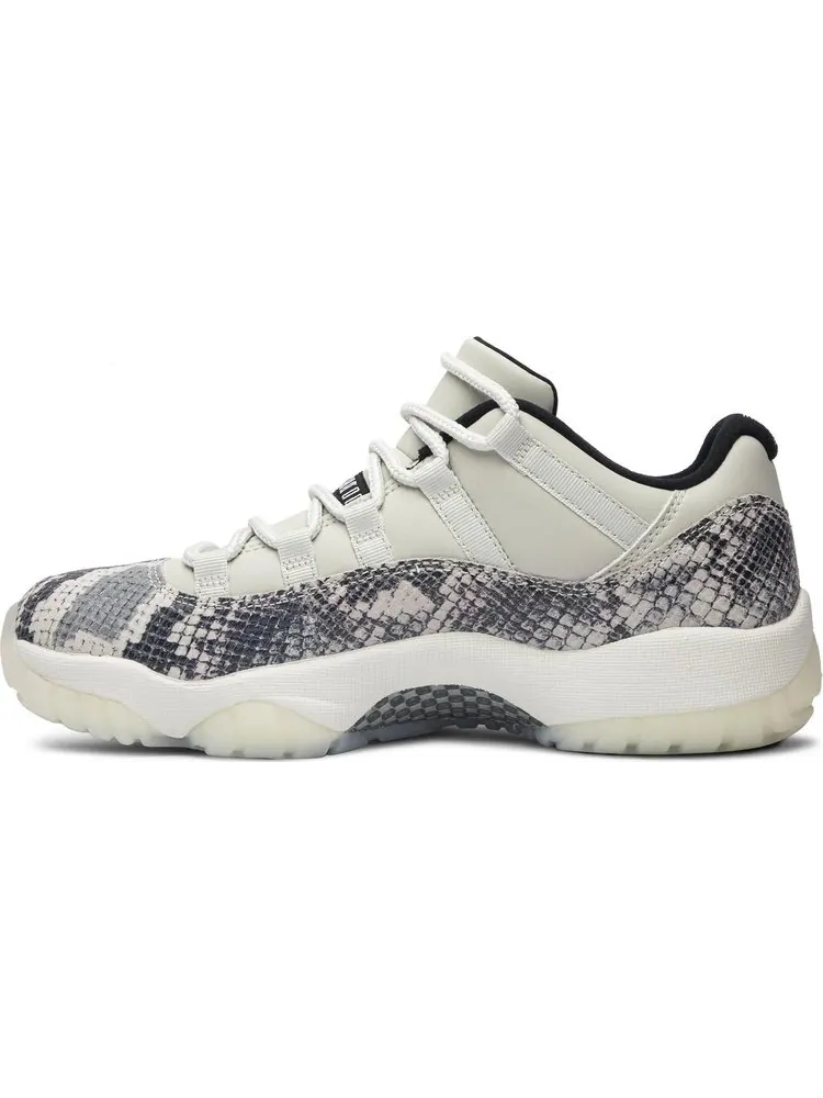 Кроссовки Air Jordan 11 Retro Low Light Bone Snakeskin — изображение 3 из 8, белый
